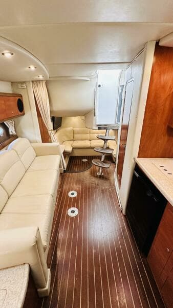 2007 Rinker 350 Express Cruiser