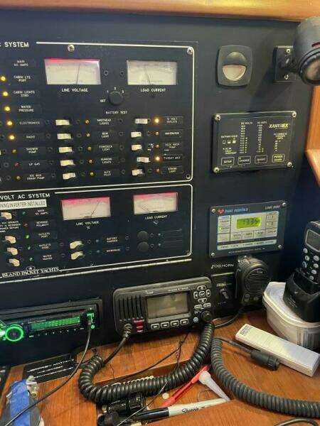 1995 Island Packet 40