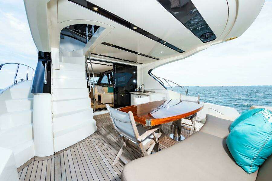 2013 Marquis 63 Sport Yacht
