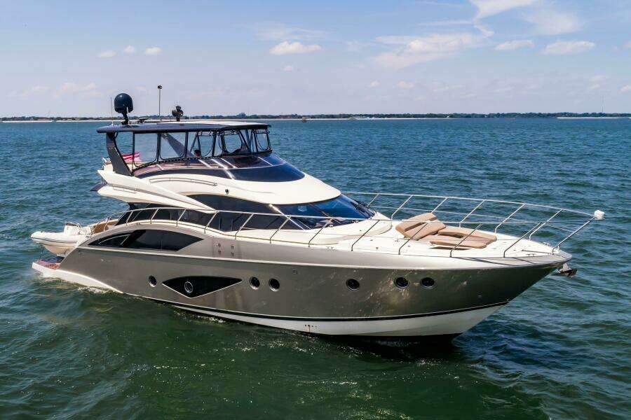 2013 Marquis 63 Sport Yacht