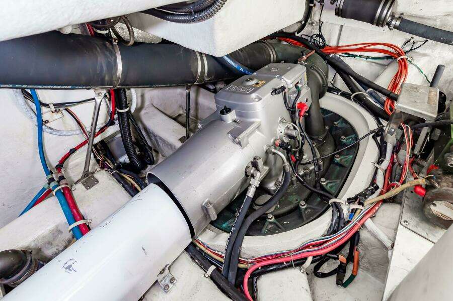 2013 Marquis 63 Sport Yacht