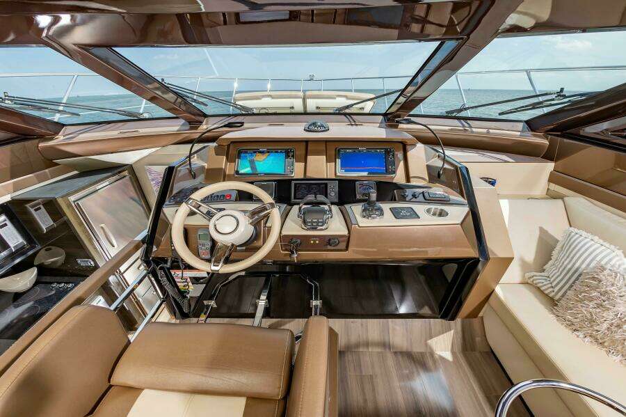 2013 Marquis 63 Sport Yacht