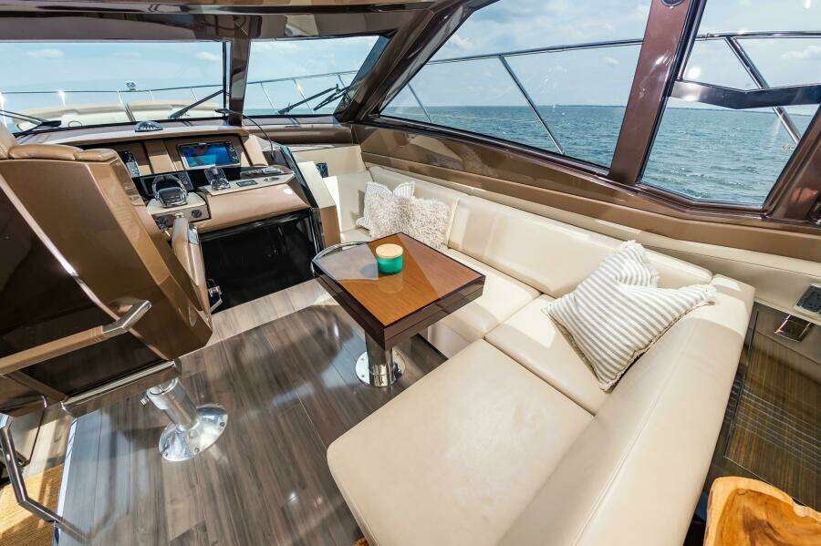 2013 Marquis 63 Sport Yacht
