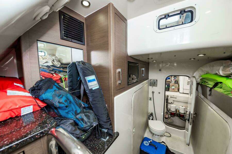 2013 Marquis 63 Sport Yacht