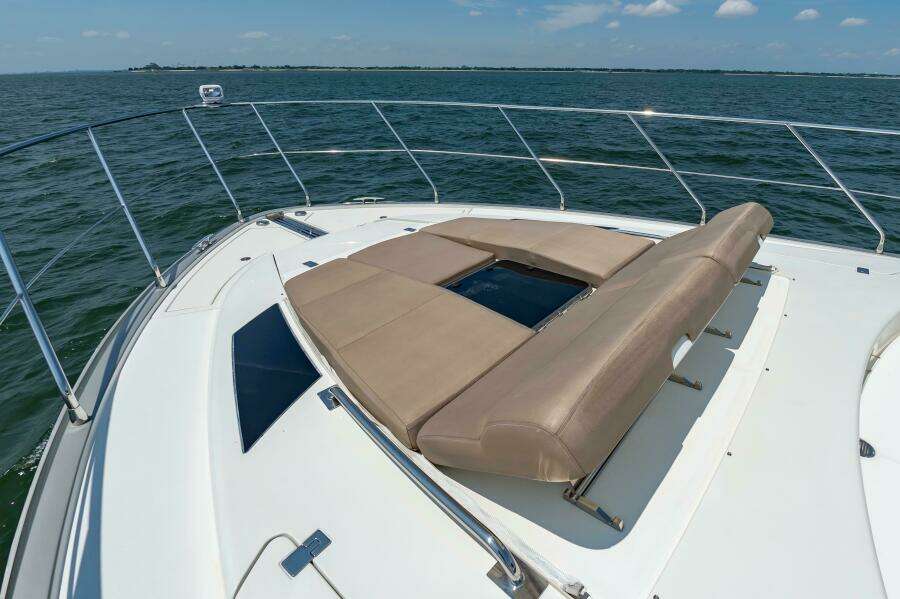 2013 Marquis 63 Sport Yacht