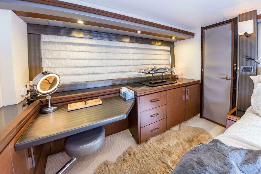 2013 Marquis 63 Sport Yacht