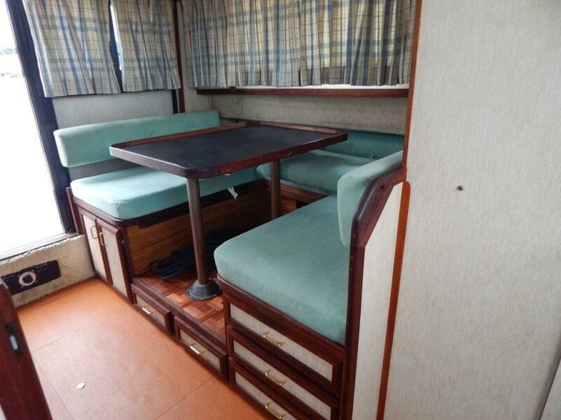 1983 Carver Mariner 2897