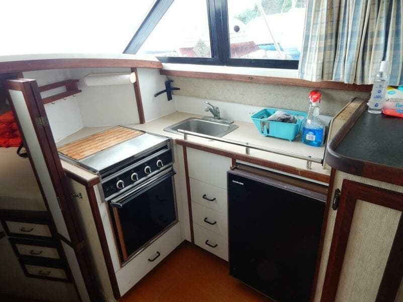 1983 Carver Mariner 2897