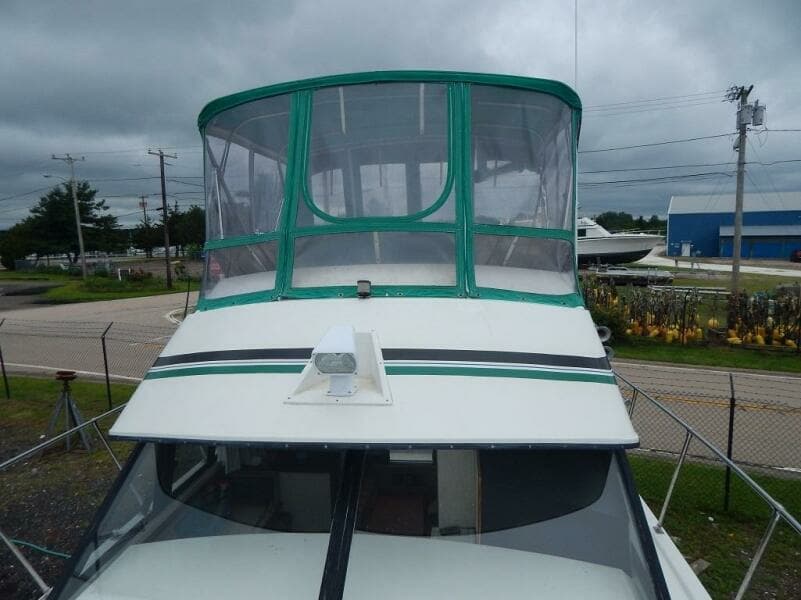 1983 Carver Mariner 2897