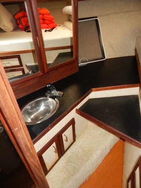 1983 Carver Mariner 2897