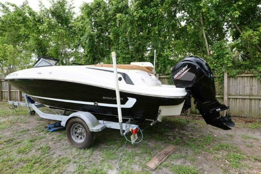 2019 Bayliner VR5 Bowrider OB