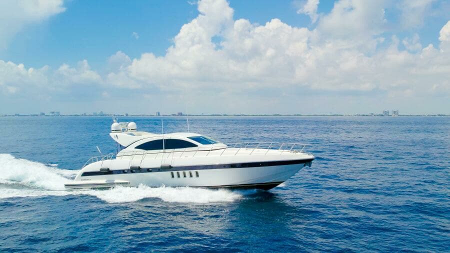 2001 Mangusta 72