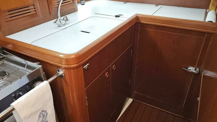 2002 Beneteau Limited Edition 411