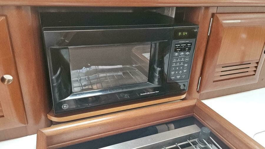 2002 Beneteau Limited Edition 411