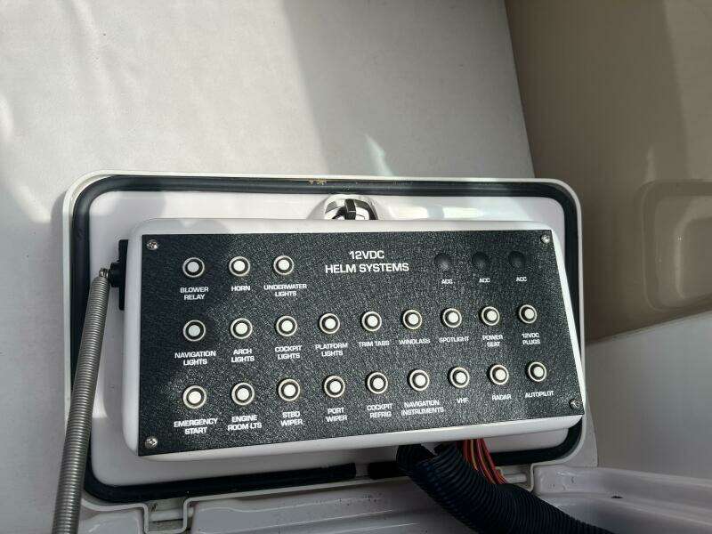 2008 Four Winns V338