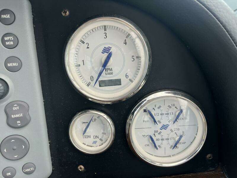 2008 Four Winns V338