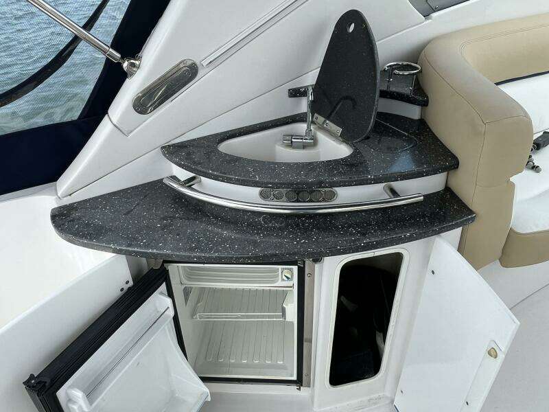 2008 Four Winns V338