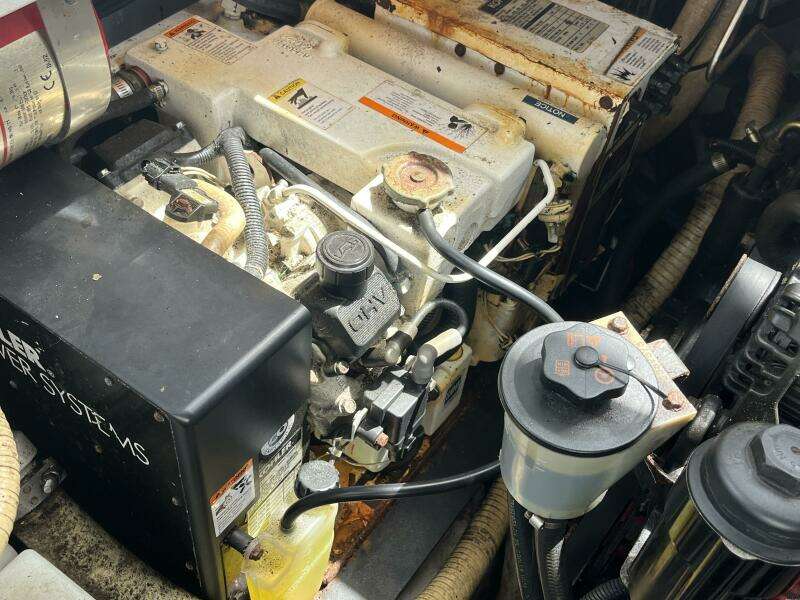 2008 Four Winns V338