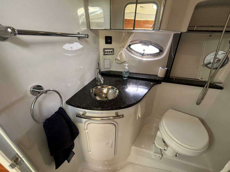 2008 Four Winns V338