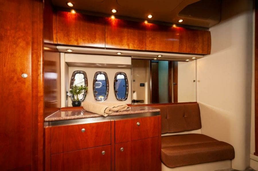  2006 47 Cruisers Guest Stateroom