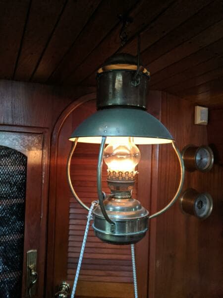 Oil Lamp To Remove The Chill