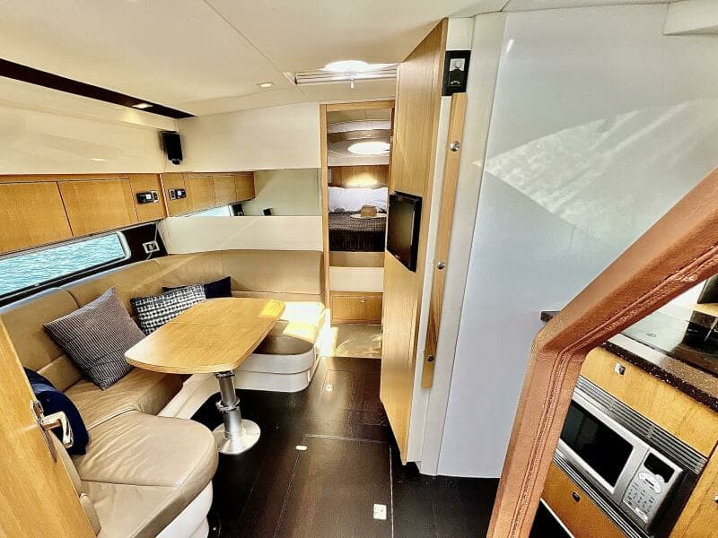 Fairline 38 - Naomi - Salon