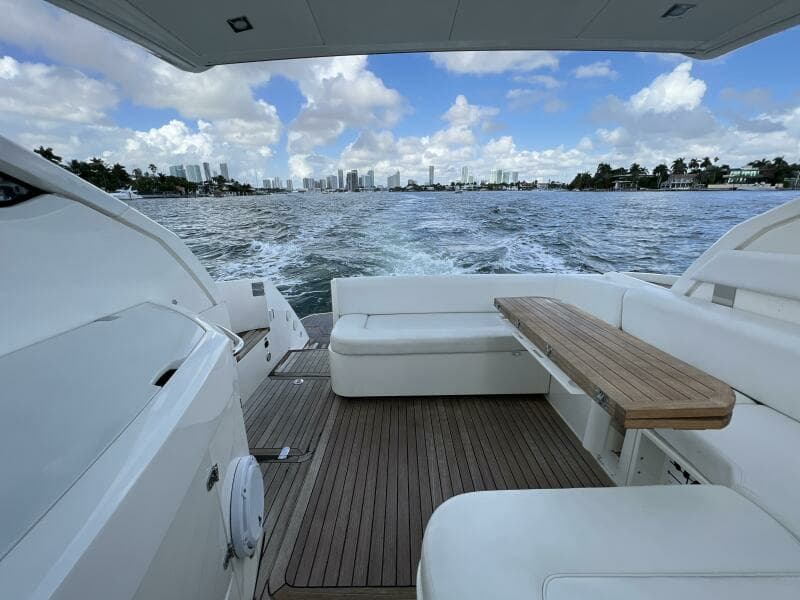 Fairline 38 - Naomi - Cockpit
