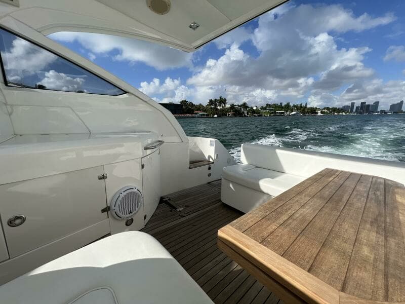 Fairline 38 - Naomi - Cockpit