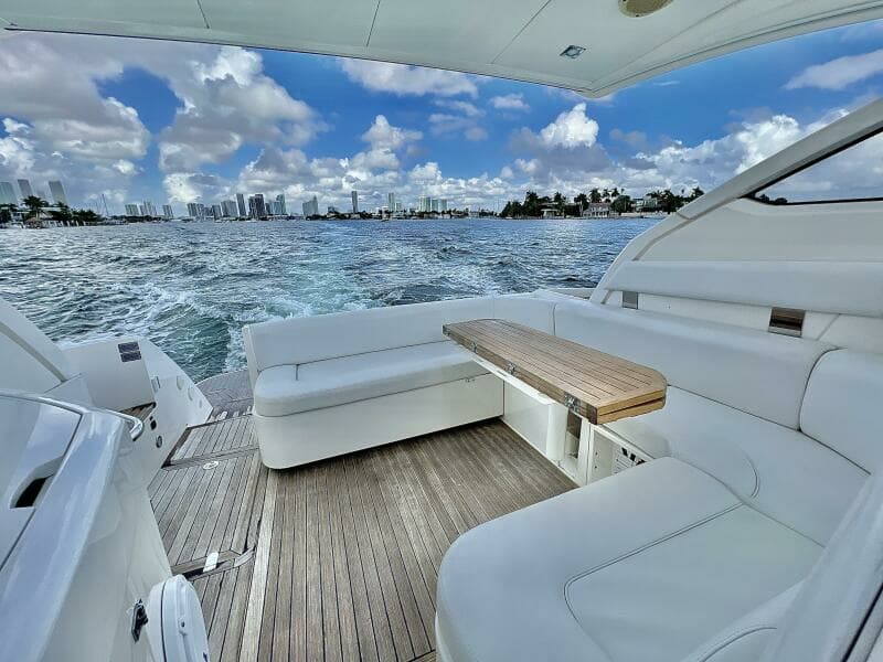 Fairline 38 - Naomi - Cockpit