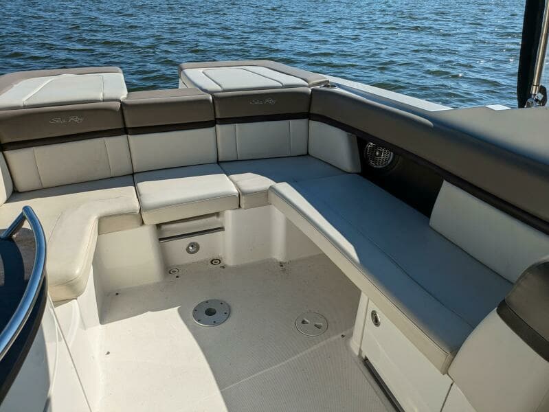 2013 Sea Ray 270 SLX