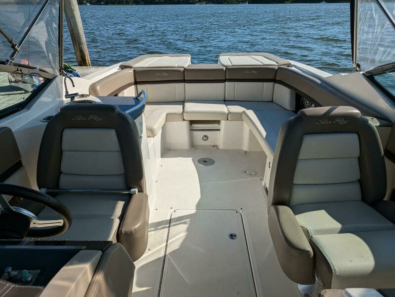 2013 Sea Ray 270 SLX