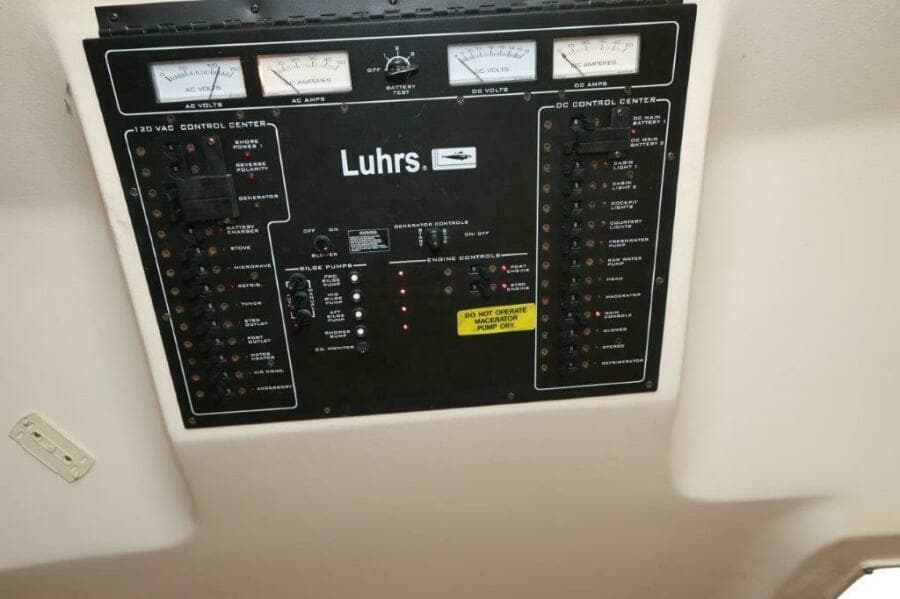 2007 Luhrs 32 Open