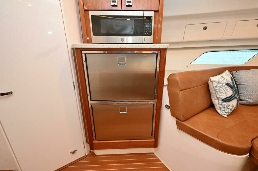 2021 Intrepid 438 Evolution