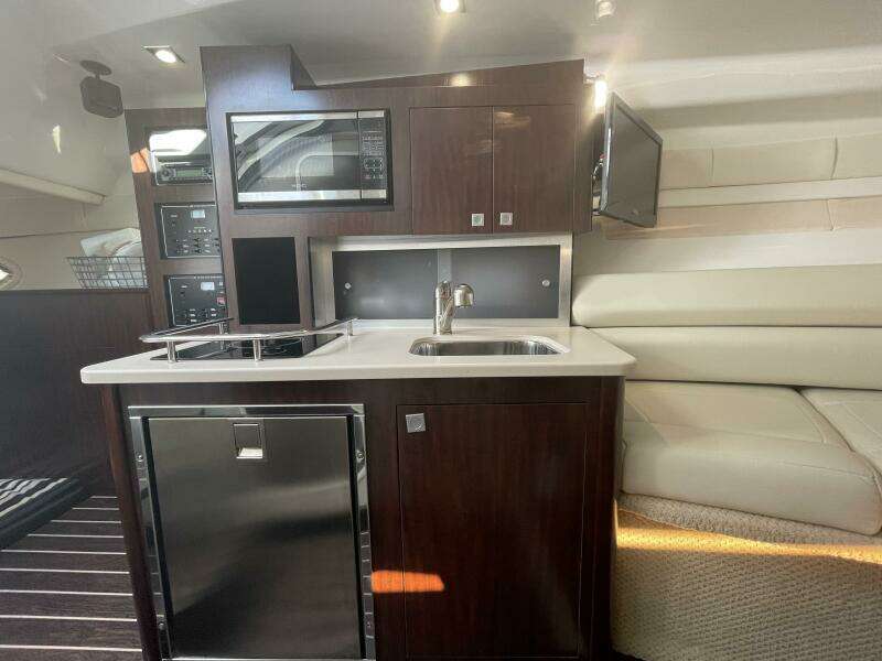 2019 Monterey 295 Sport Yacht