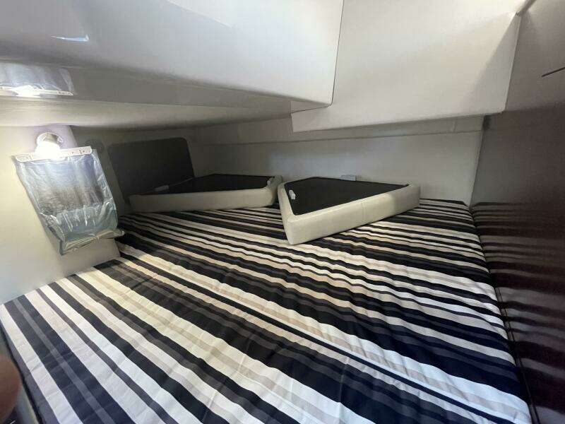 2019 Monterey 295 Sport Yacht