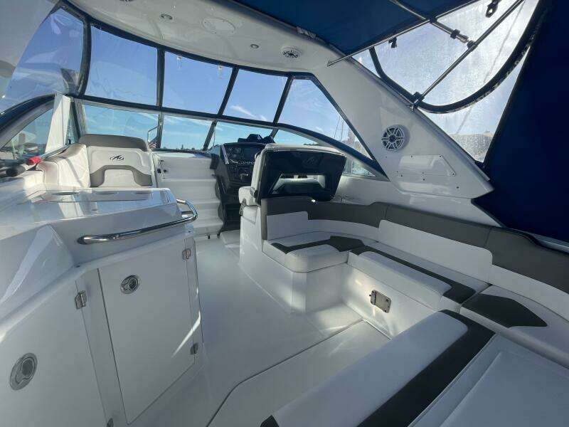 2019 Monterey 295 Sport Yacht