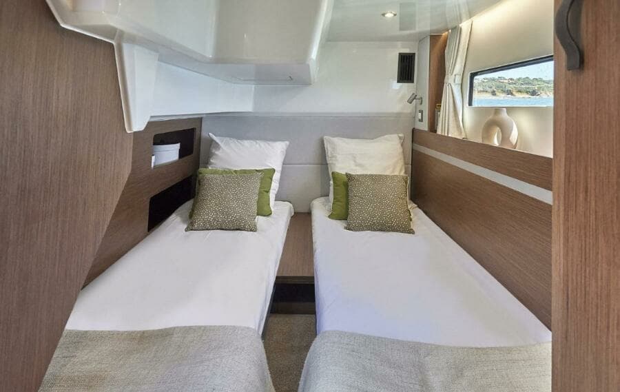 2026 Beneteau Antares 12