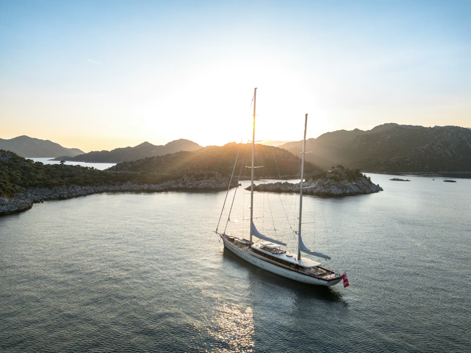 2026 Ares Yachts 
