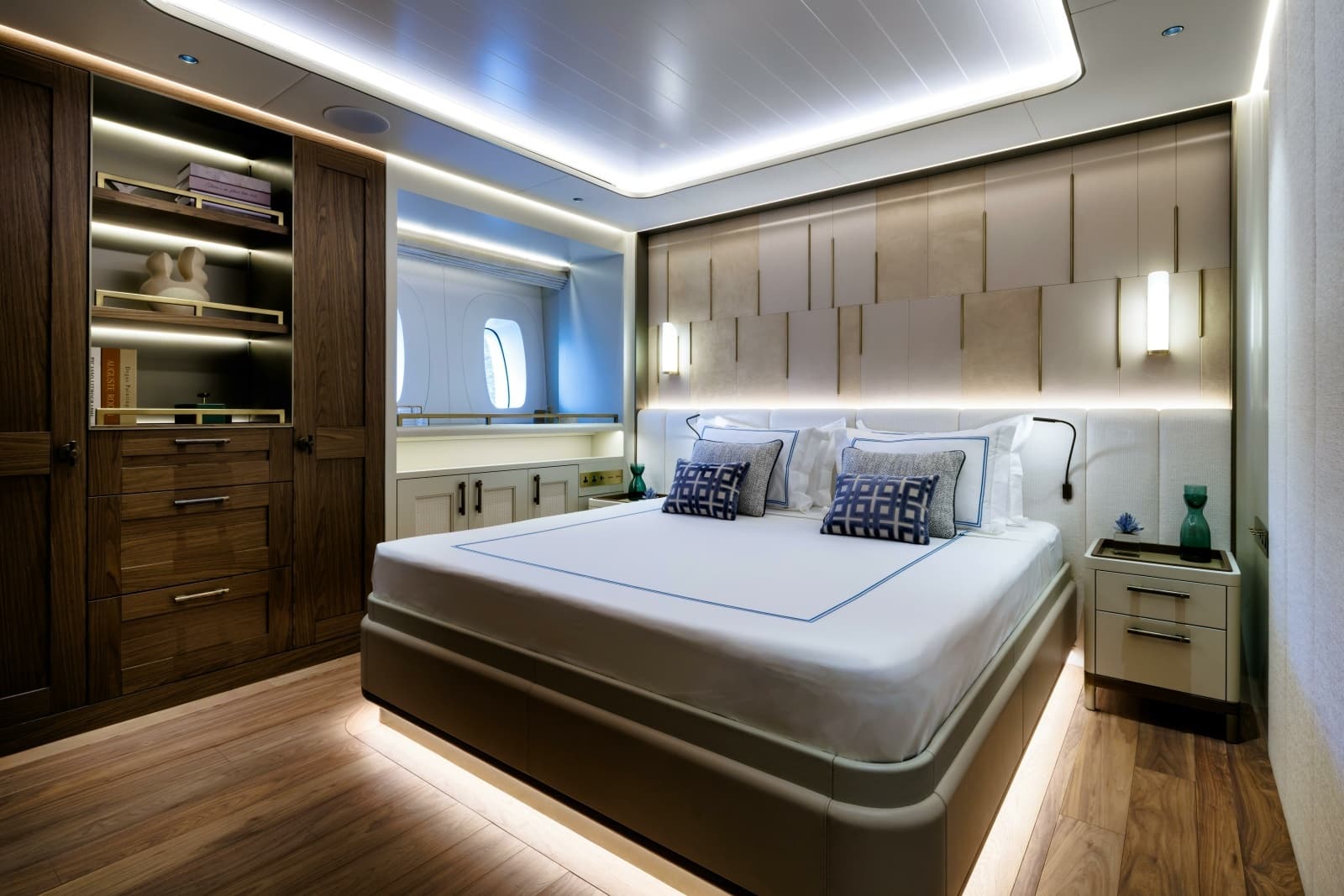2026 Ares Yachts 