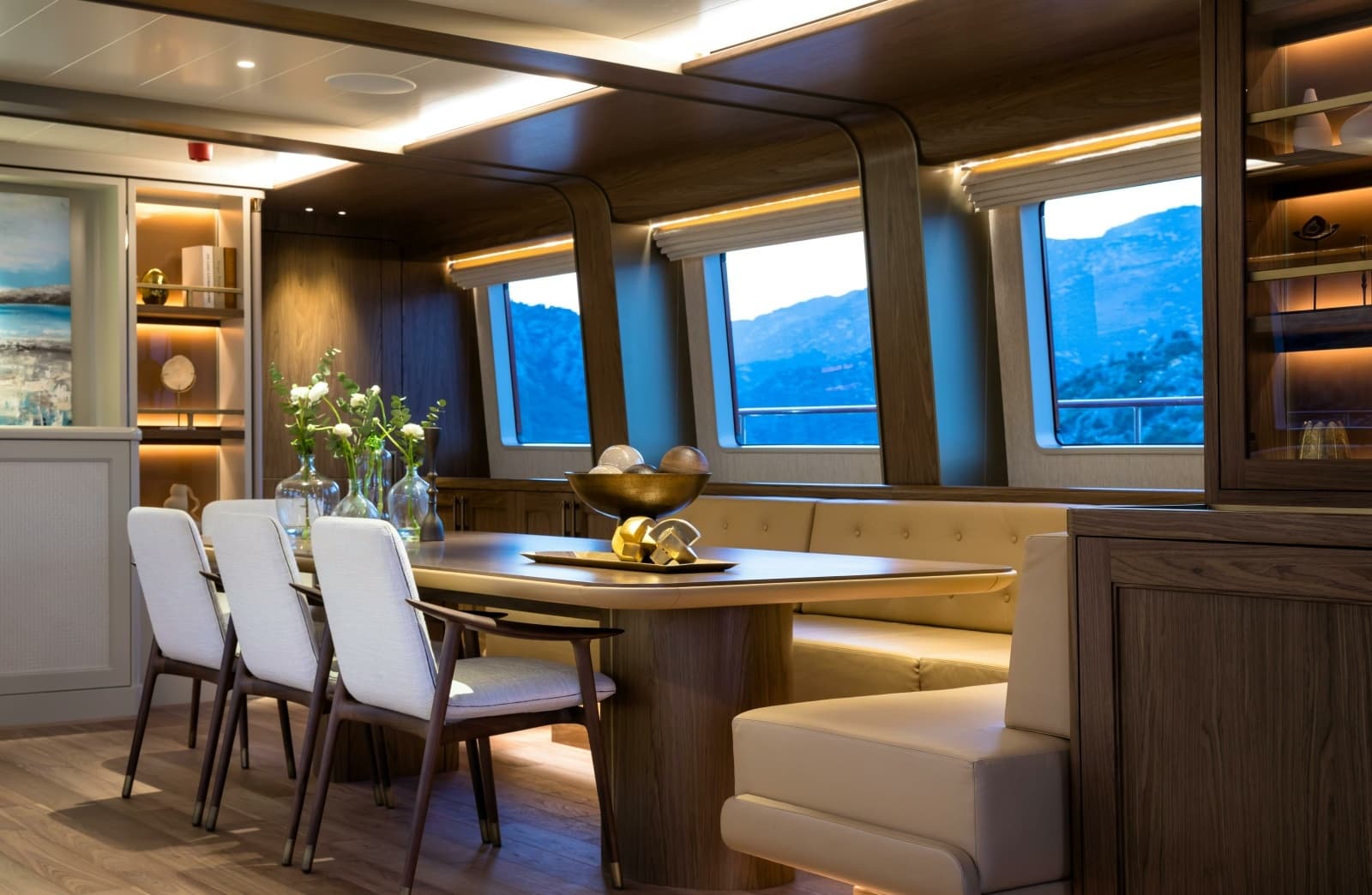 2026 Ares Yachts 