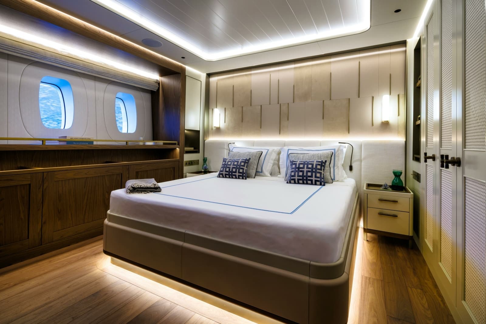 2026 Ares Yachts 