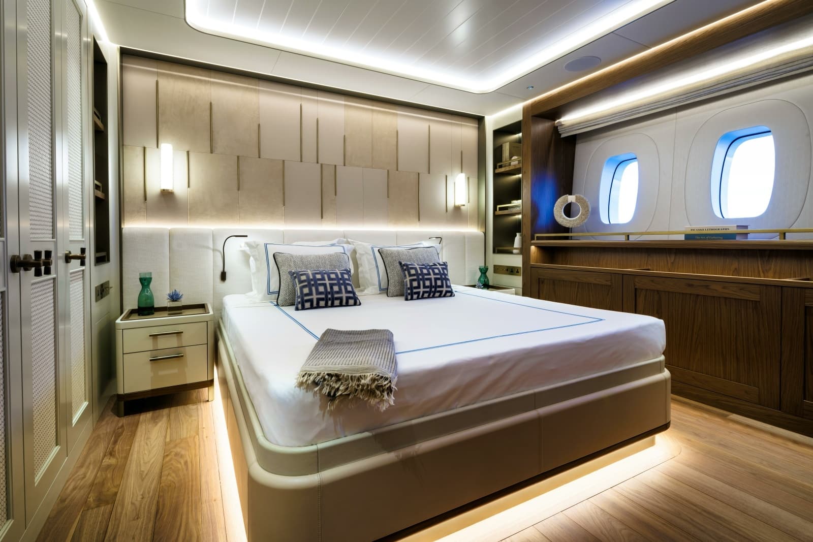 2026 Ares Yachts 