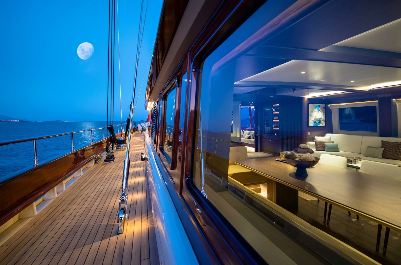 2026 Ares Yachts 