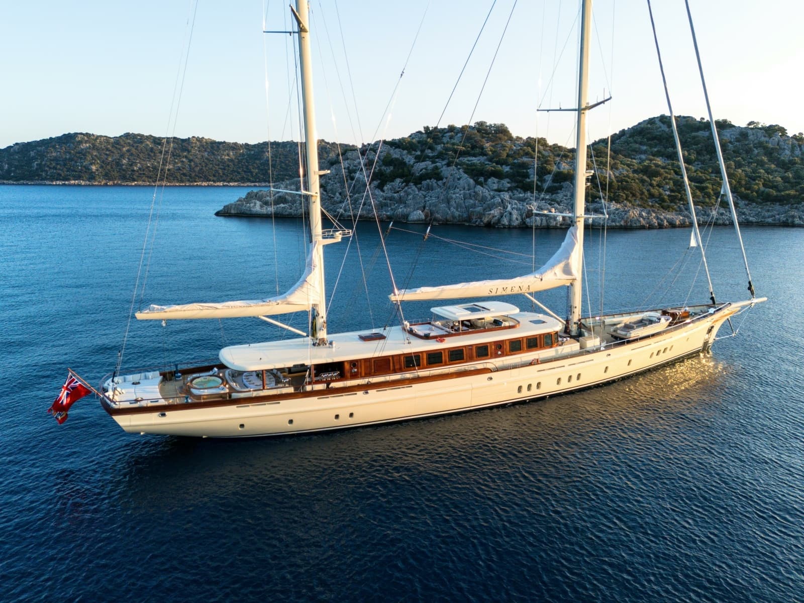 2026 Ares Yachts 