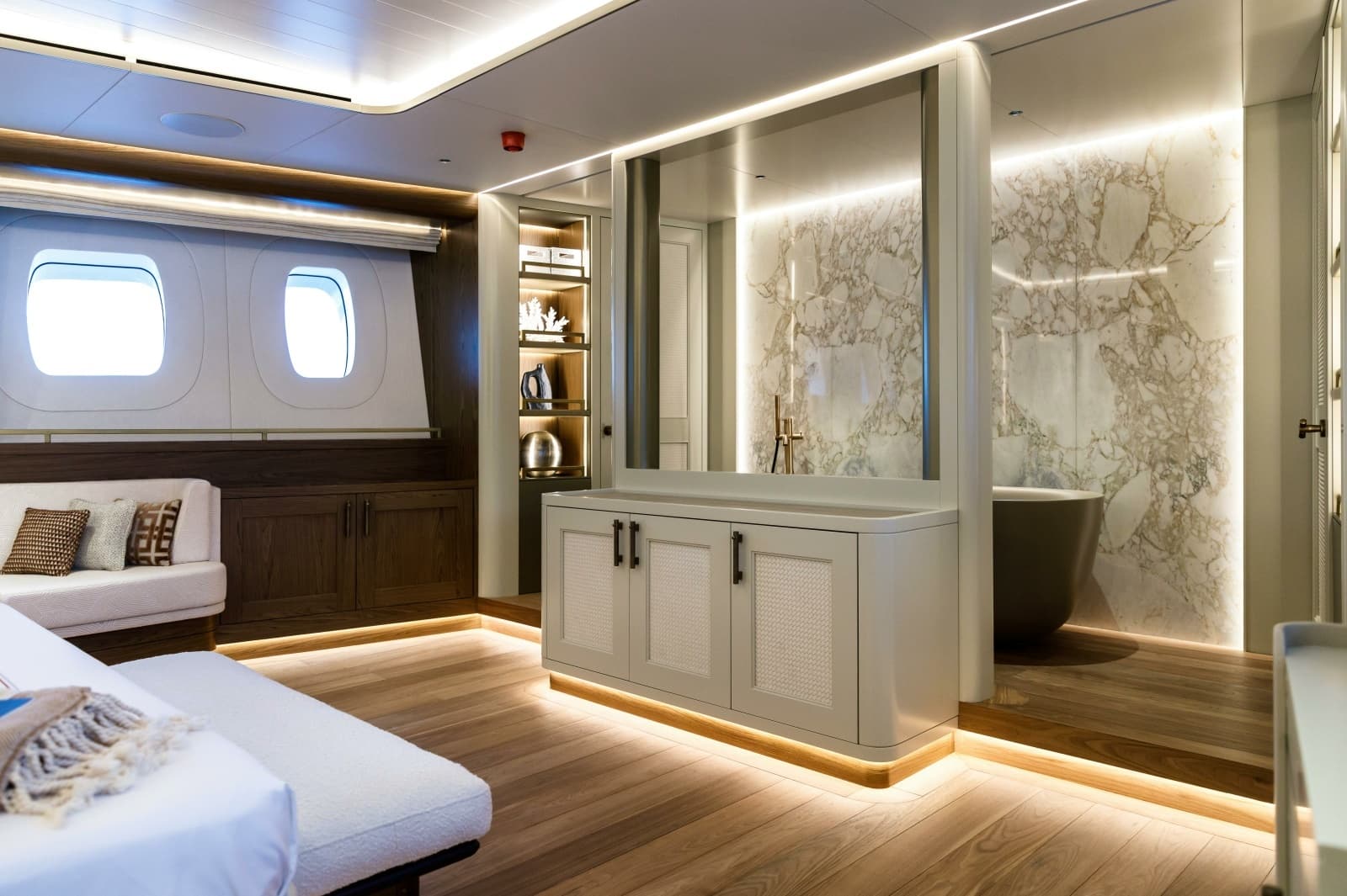 2026 Ares Yachts 