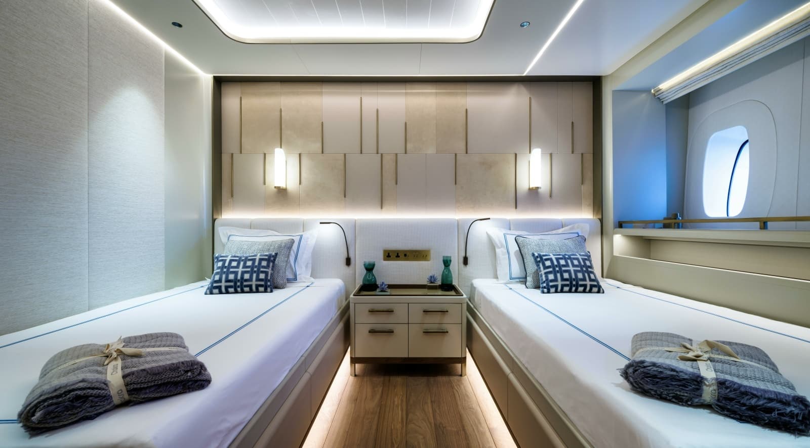 2026 Ares Yachts 