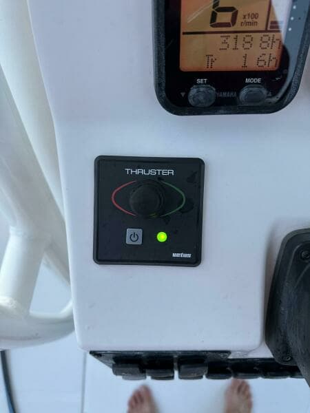 2009 Edgewater 318CC