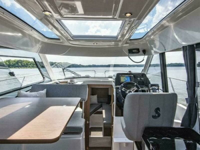 2025 Beneteau Antares 9