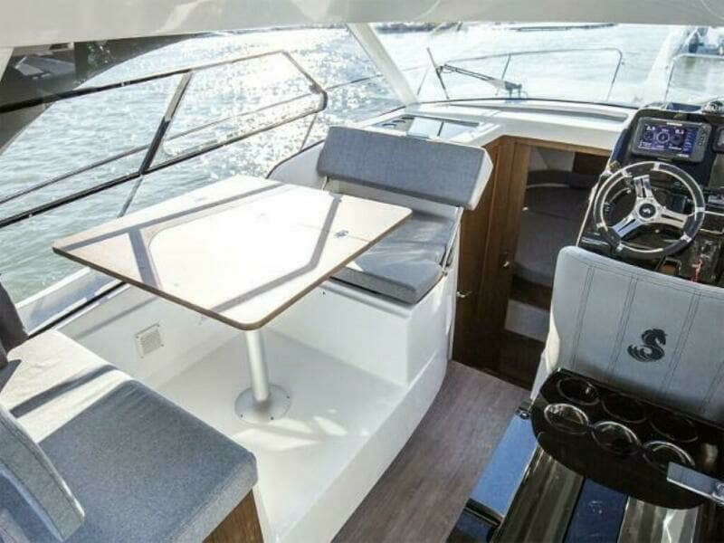 2025 Beneteau Antares 9