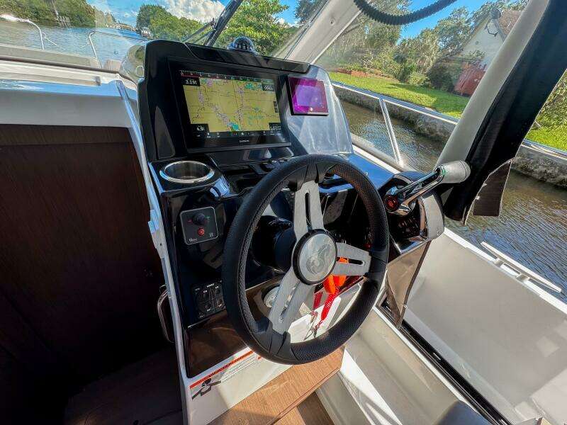 2025 Beneteau Antares 9